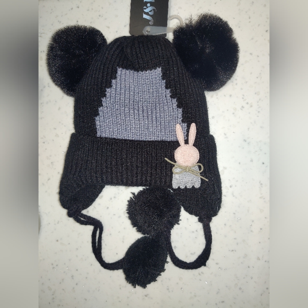 Kids hat with double pom pom